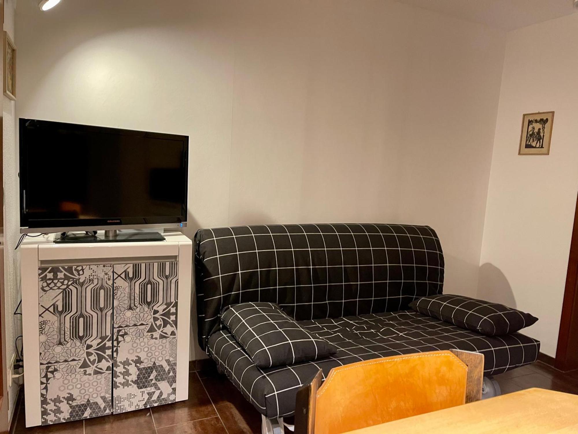 Wunderschoenes 2 Zimmer Apartment Zentrum Goldstadt 普福尔茨海姆 外观 照片