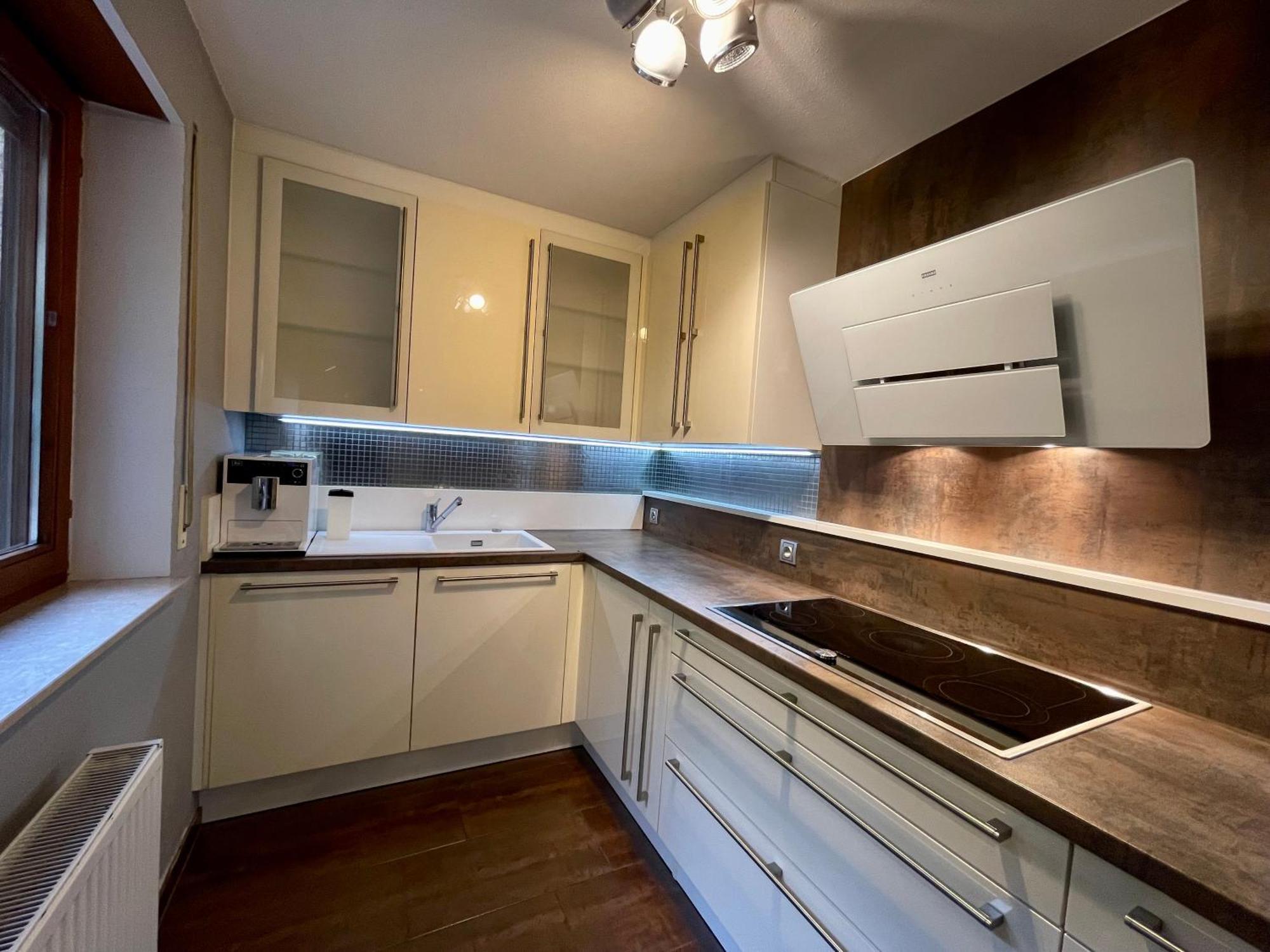 Wunderschoenes 2 Zimmer Apartment Zentrum Goldstadt 普福尔茨海姆 外观 照片