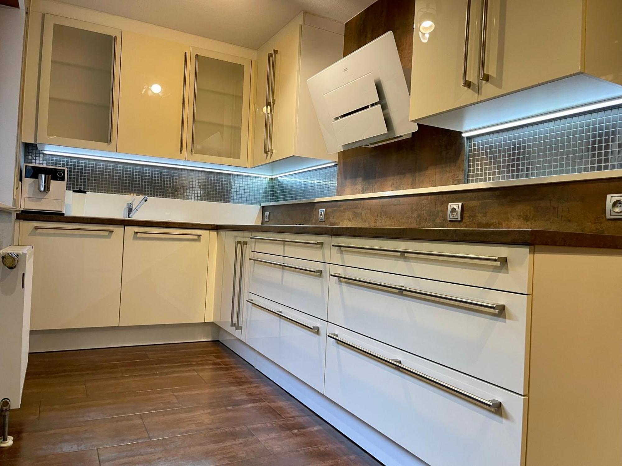 Wunderschoenes 2 Zimmer Apartment Zentrum Goldstadt 普福尔茨海姆 外观 照片