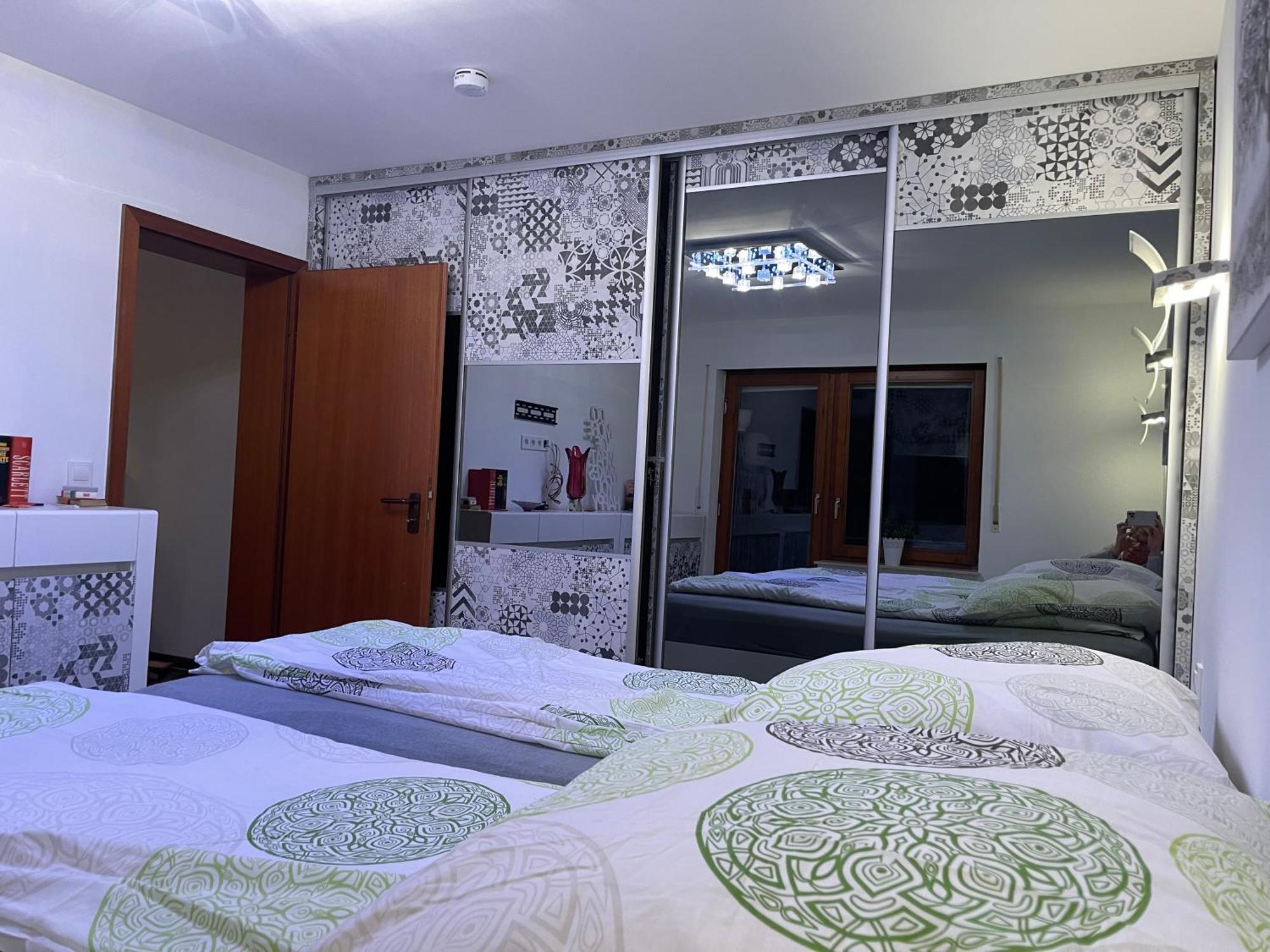 Wunderschoenes 2 Zimmer Apartment Zentrum Goldstadt 普福尔茨海姆 外观 照片