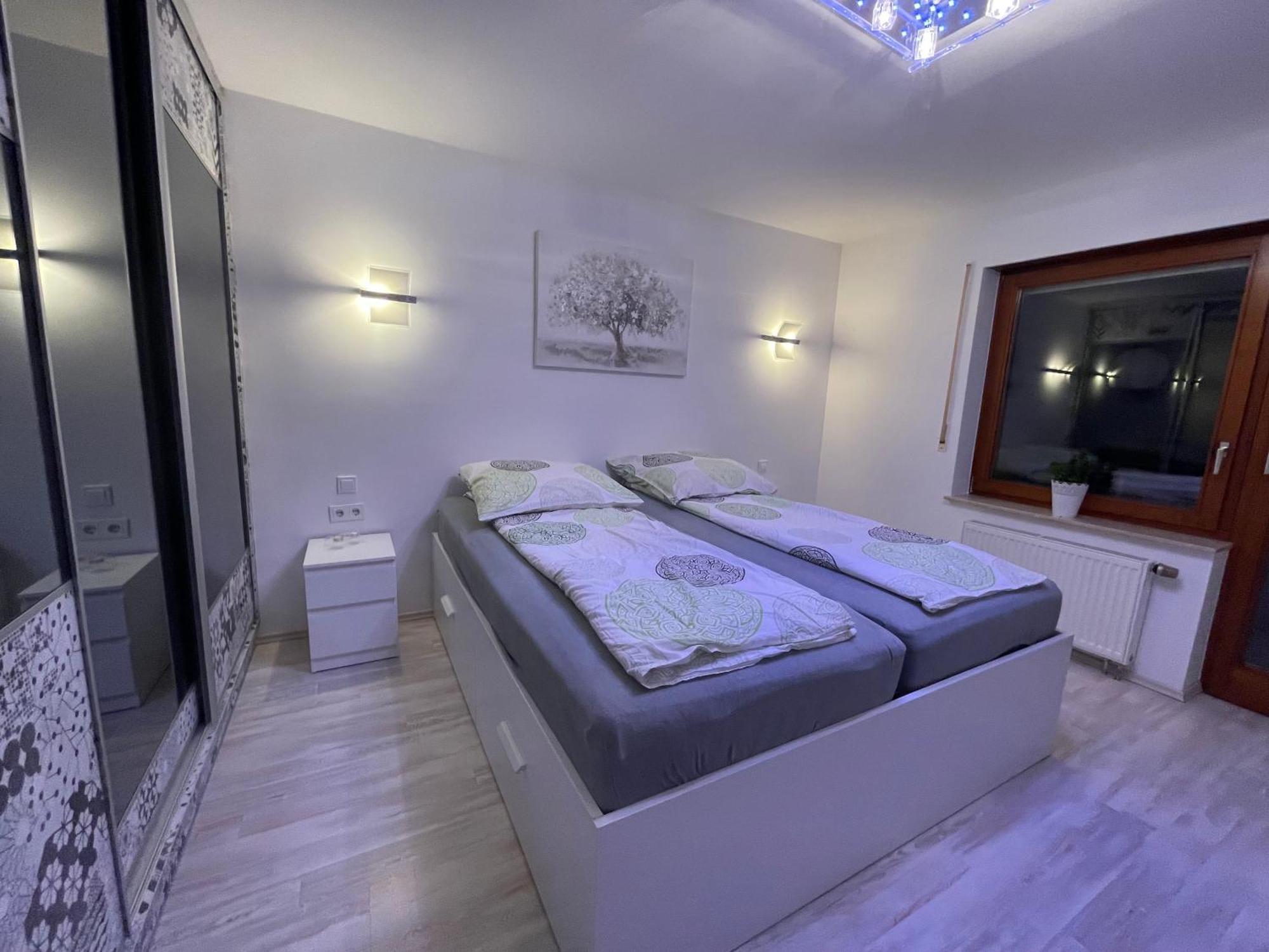 Wunderschoenes 2 Zimmer Apartment Zentrum Goldstadt 普福尔茨海姆 外观 照片