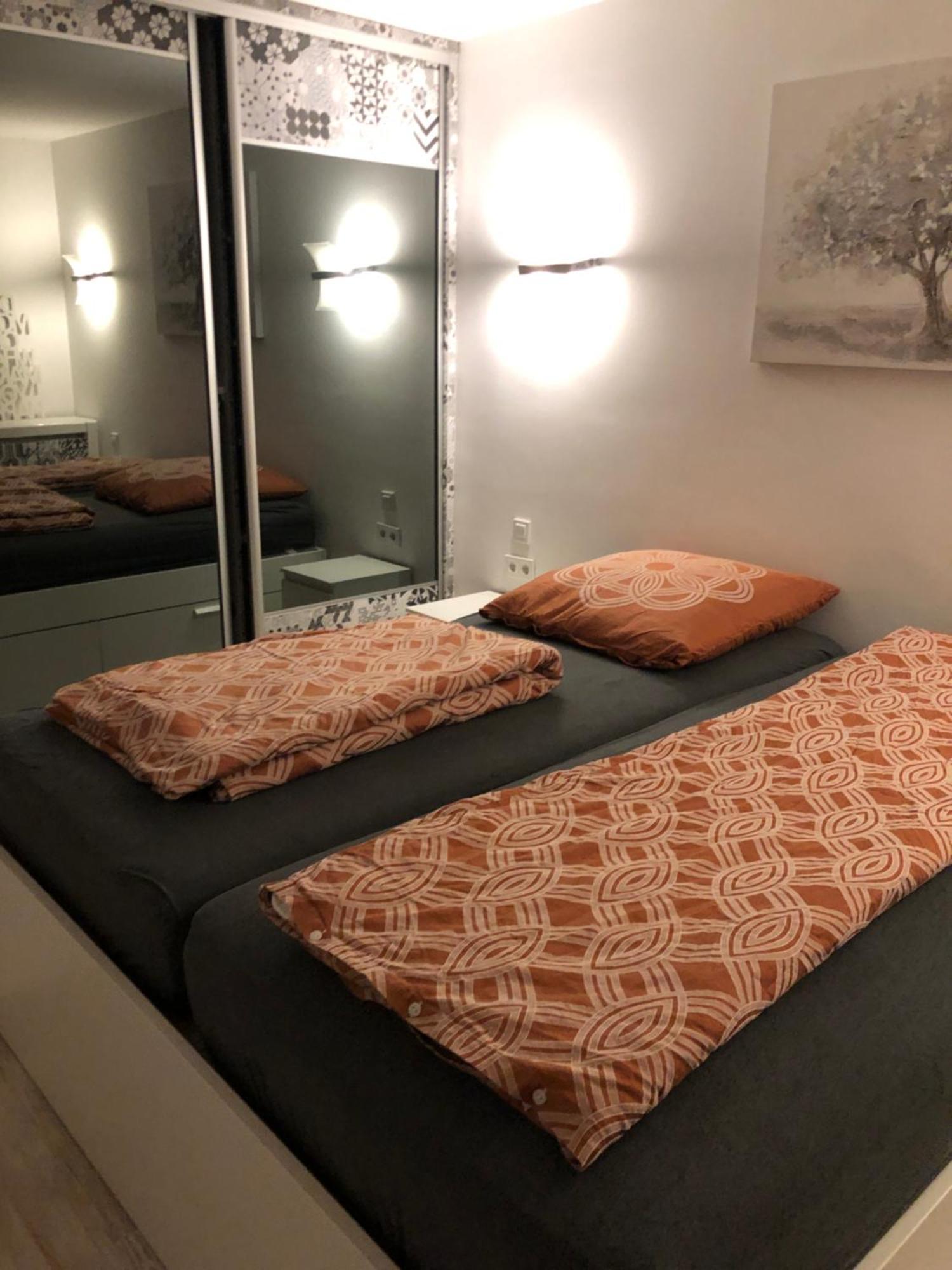 Wunderschoenes 2 Zimmer Apartment Zentrum Goldstadt 普福尔茨海姆 外观 照片